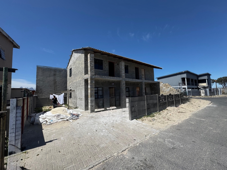 6 Bedroom Property for Sale in Electric City Western Cape
